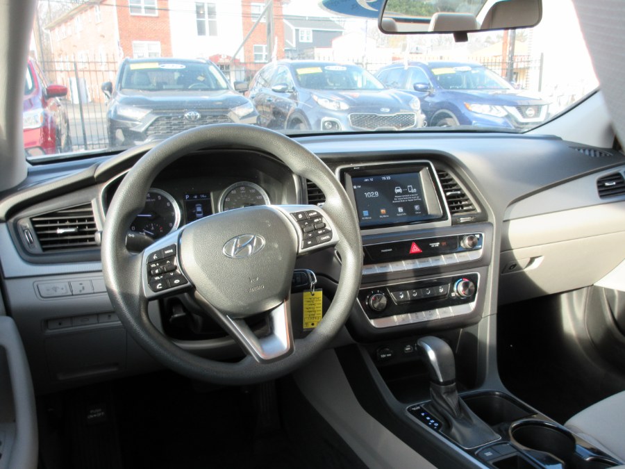 Used Hyundai Sonata SE 2.4L 2019 | Route 27 Auto Mall. Linden, New Jersey Used Hyundai Sonata SE 2.4L 2019 | Route 27 Auto Mall. Linden, New Jersey