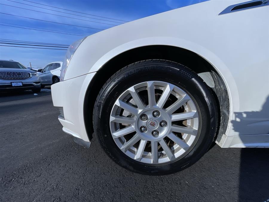 Used Cadillac CTS Sedan 4dr Sdn 3.0L Luxury AWD 2011 | Wiz Leasing Inc. Stratford, Connecticut Used Cadillac CTS Sedan 4dr Sdn 3.0L Luxury AWD 2011 | Wiz Leasing Inc. Stratford, Connecticut