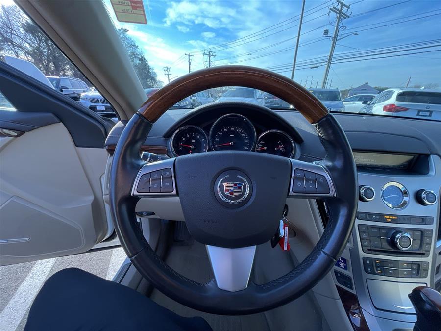 Used Cadillac CTS Sedan 4dr Sdn 3.0L Luxury AWD 2011 | Wiz Leasing Inc. Stratford, Connecticut Used Cadillac CTS Sedan 4dr Sdn 3.0L Luxury AWD 2011 | Wiz Leasing Inc. Stratford, Connecticut
