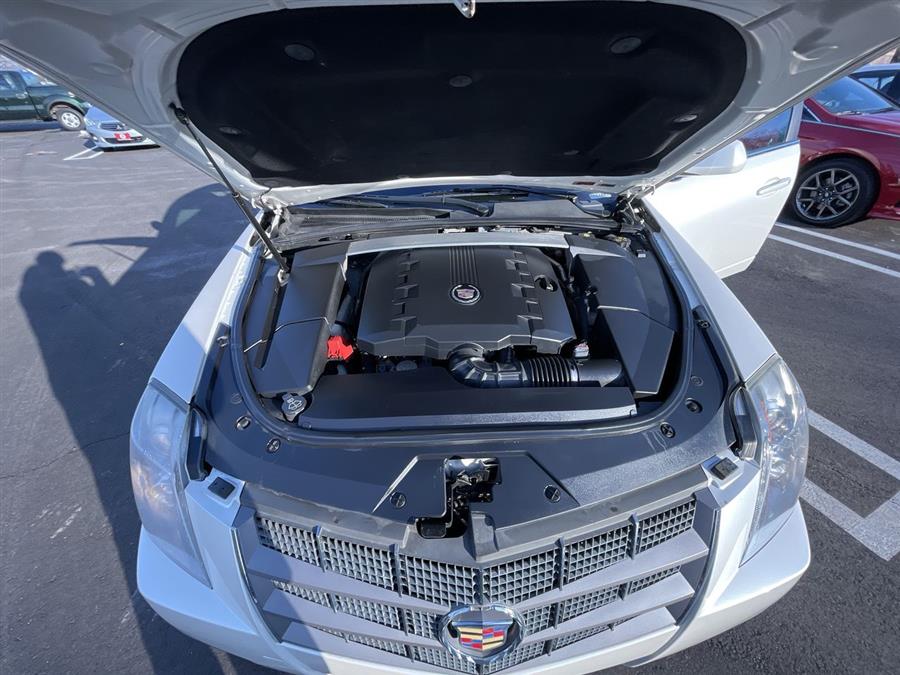Used Cadillac CTS Sedan 4dr Sdn 3.0L Luxury AWD 2011 | Wiz Leasing Inc. Stratford, Connecticut Used Cadillac CTS Sedan 4dr Sdn 3.0L Luxury AWD 2011 | Wiz Leasing Inc. Stratford, Connecticut