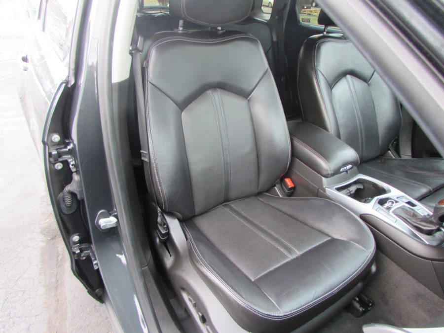 Used Cadillac SRX AWD 4dr Luxury Collection 2015 | Chip's Auto Sales Inc. Milford, Connecticut Used Cadillac SRX AWD 4dr Luxury Collection 2015 | Chip's Auto Sales Inc. Milford, Connecticut