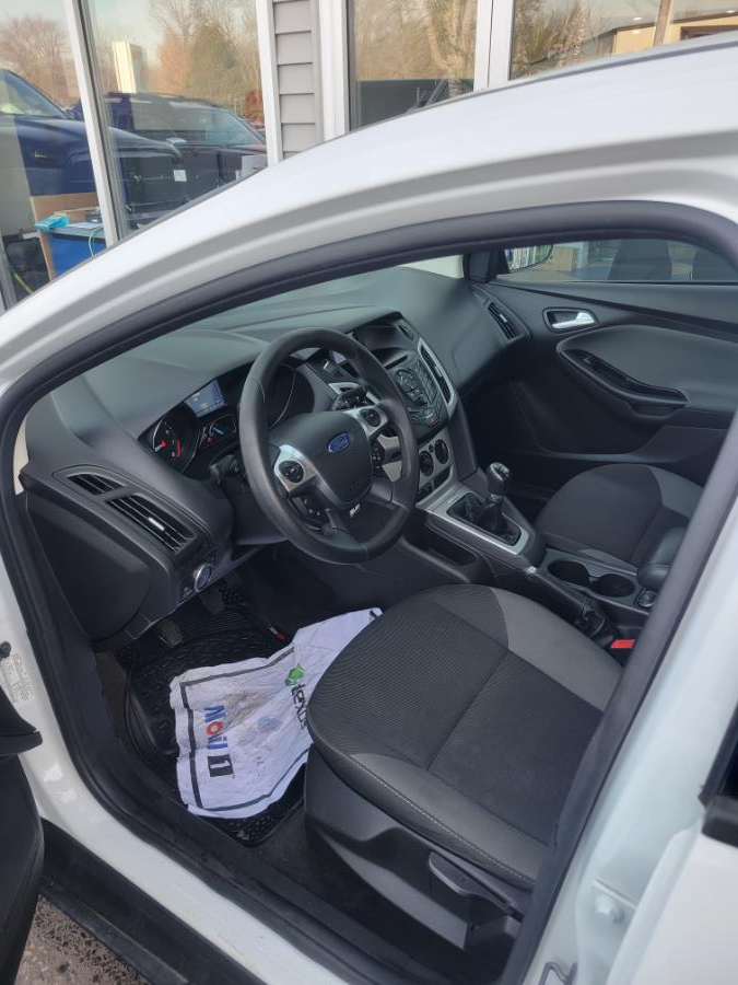 Used Ford Focus 5dr HB SE 2013 | Chris's Auto Clinic. Plainville, Connecticut Used Ford Focus 5dr HB SE 2013 | Chris's Auto Clinic. Plainville, Connecticut