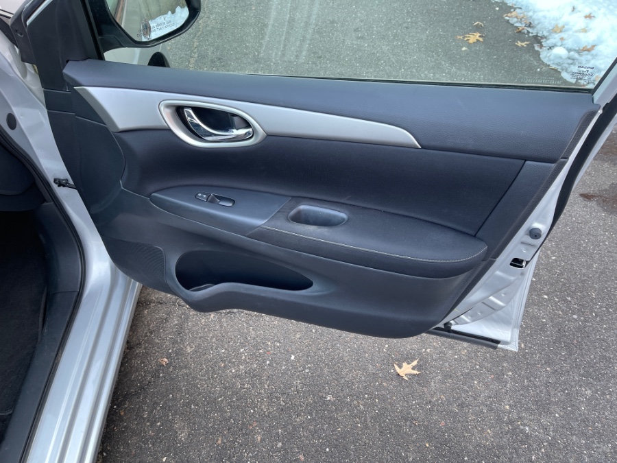 Used Nissan Sentra 4dr Sdn I4 CVT SR 2015 | Farmington Auto Park LLC. Plainville, Connecticut Used Nissan Sentra 4dr Sdn I4 CVT SR 2015 | Farmington Auto Park LLC. Plainville, Connecticut