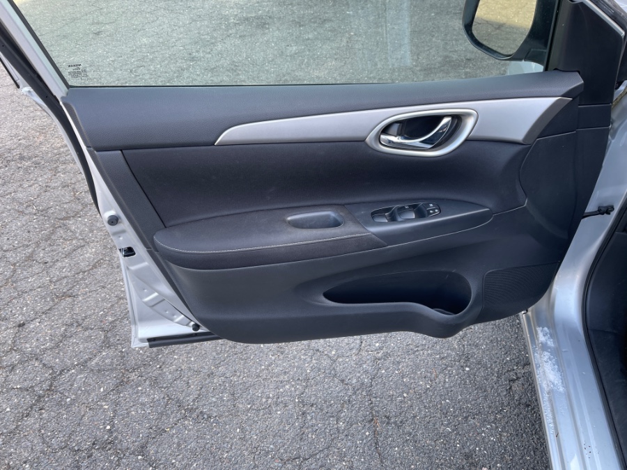 Used Nissan Sentra 4dr Sdn I4 CVT SR 2015 | Farmington Auto Park LLC. Plainville, Connecticut Used Nissan Sentra 4dr Sdn I4 CVT SR 2015 | Farmington Auto Park LLC. Plainville, Connecticut