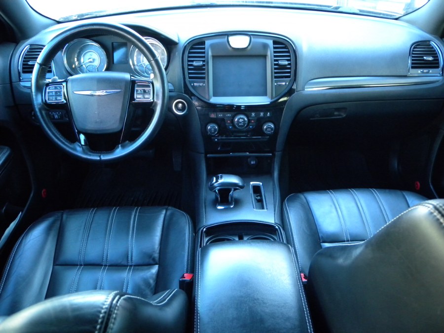 Used Chrysler 300 4dr Sdn 300S RWD 2014 | Carsbuck Inc.. Brooklyn, New York Used Chrysler 300 4dr Sdn 300S RWD 2014 | Carsbuck Inc.. Brooklyn, New York