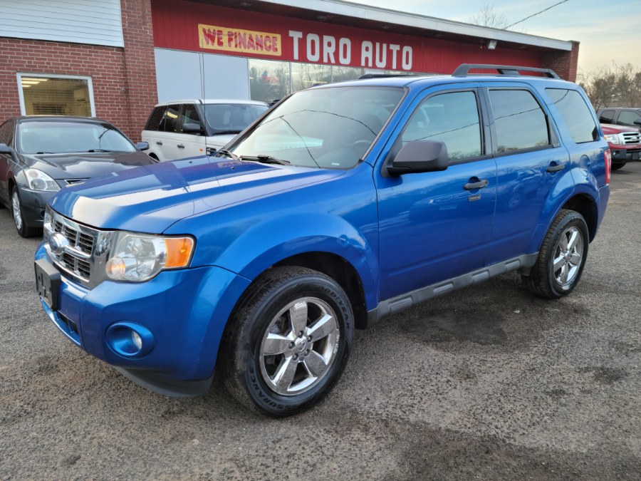 2011 Ford Escape 4WD 4dr XLT W/Sunroof & Chrome Wheels, available for sale in East Windsor, Connecticut | Toro Auto. East Windsor, Connecticut