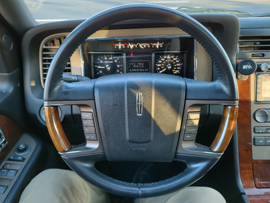 Used Lincoln Navigator 4WD 4dr 2013 | Alpine Motors Inc. Wantagh, New York Used Lincoln Navigator 4WD 4dr 2013 | Alpine Motors Inc. Wantagh, New York