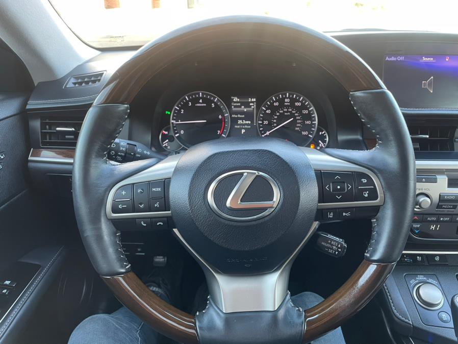2017 Lexus ES ES 350 FWD, available for sale in Manchester, Connecticut | Carsonmain LLC. Manchester, Connecticut 2017 Lexus ES ES 350 FWD, available for sale in Manchester, Connecticut | Carsonmain LLC. Manchester, Connecticut