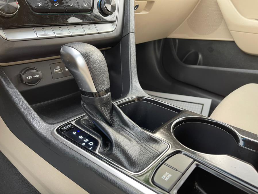 2019 Hyundai Sonata SE 2.4L, available for sale in Irvington , New Jersey | Auto Haus of Irvington Corp. Irvington , New Jersey 2019 Hyundai Sonata SE 2.4L, available for sale in Irvington , New Jersey | Auto Haus of Irvington Corp. Irvington , New Jersey