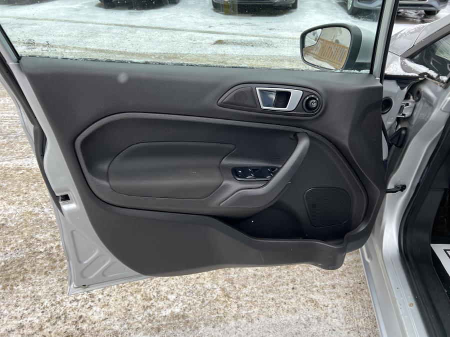 Used Ford Fiesta 4dr Sdn SE 2015 | Pray's Auto Sales . Bangor , Maine Used Ford Fiesta 4dr Sdn SE 2015 | Pray's Auto Sales . Bangor , Maine
