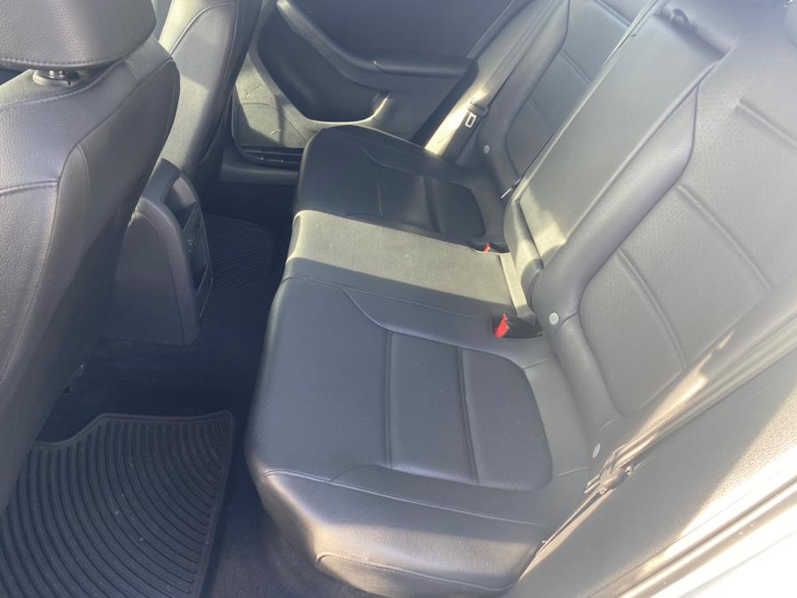 Used Volkswagen Jetta Sedan 4dr Man SE PZEV 2014 | Lava Motors 2 Inc. Canton, Connecticut Used Volkswagen Jetta Sedan 4dr Man SE PZEV 2014 | Lava Motors 2 Inc. Canton, Connecticut