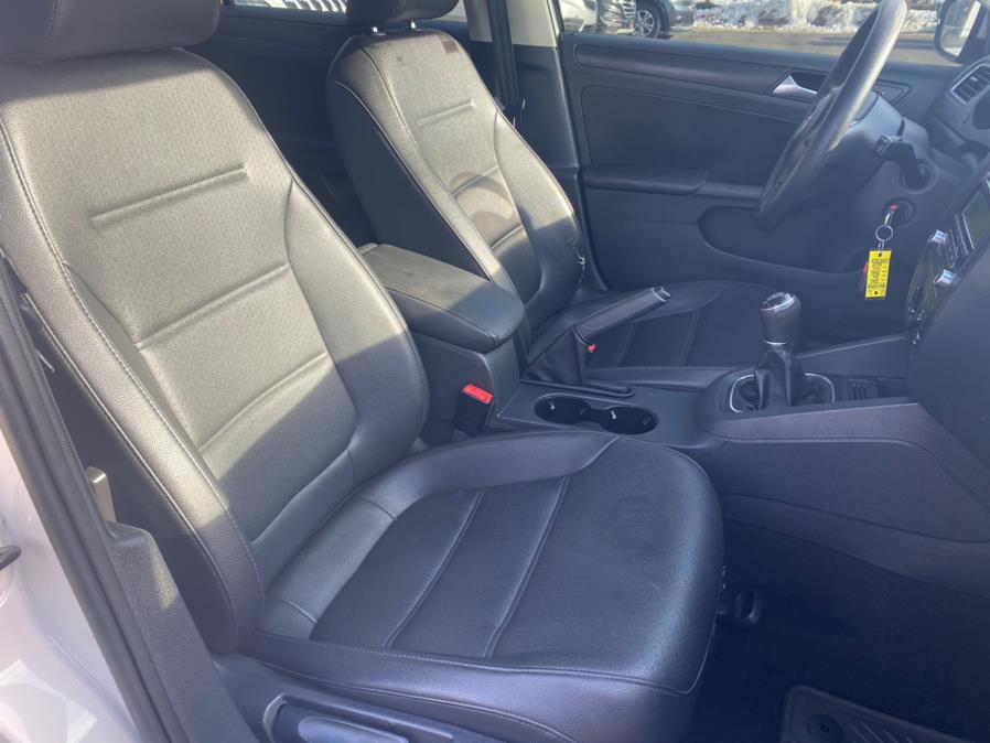 Used Volkswagen Jetta Sedan 4dr Man SE PZEV 2014 | Lava Motors 2 Inc. Canton, Connecticut Used Volkswagen Jetta Sedan 4dr Man SE PZEV 2014 | Lava Motors 2 Inc. Canton, Connecticut