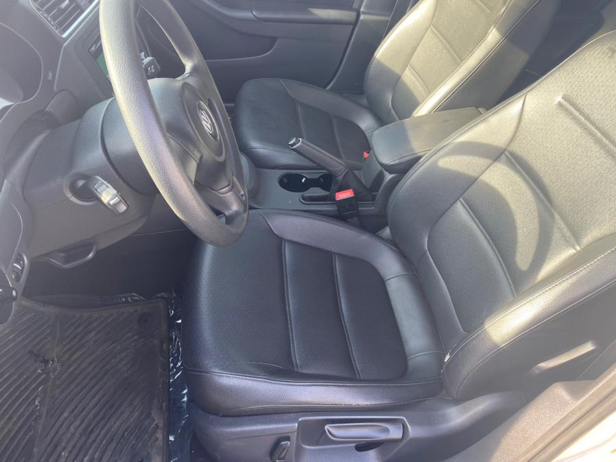 Used Volkswagen Jetta Sedan 4dr Man SE PZEV 2014 | Lava Motors 2 Inc. Canton, Connecticut Used Volkswagen Jetta Sedan 4dr Man SE PZEV 2014 | Lava Motors 2 Inc. Canton, Connecticut