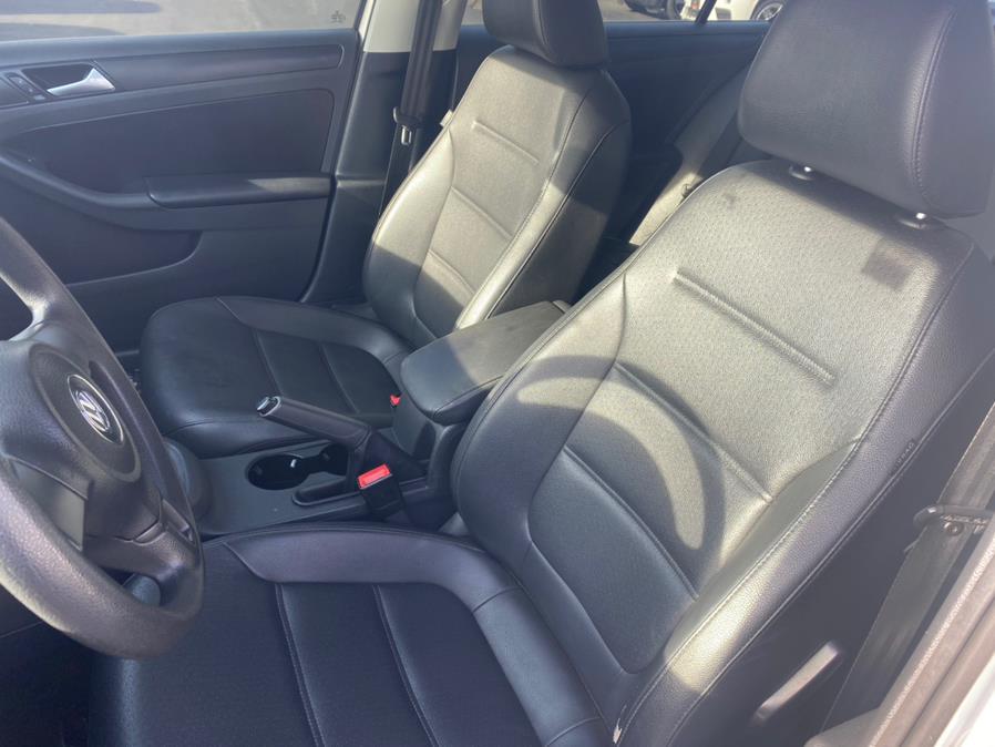 Used Volkswagen Jetta Sedan 4dr Man SE PZEV 2014 | Lava Motors 2 Inc. Canton, Connecticut Used Volkswagen Jetta Sedan 4dr Man SE PZEV 2014 | Lava Motors 2 Inc. Canton, Connecticut