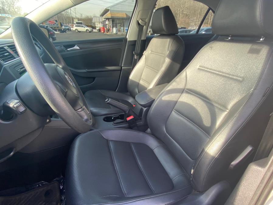 Used Volkswagen Jetta Sedan 4dr Man SE PZEV 2014 | Lava Motors 2 Inc. Canton, Connecticut Used Volkswagen Jetta Sedan 4dr Man SE PZEV 2014 | Lava Motors 2 Inc. Canton, Connecticut