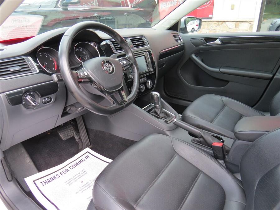 Used Volkswagen Jetta 1.8T SEL PZEV 4dr Sedan 2016 | Lake City Exports Inc. Auburn, Maine Used Volkswagen Jetta 1.8T SEL PZEV 4dr Sedan 2016 | Lake City Exports Inc. Auburn, Maine