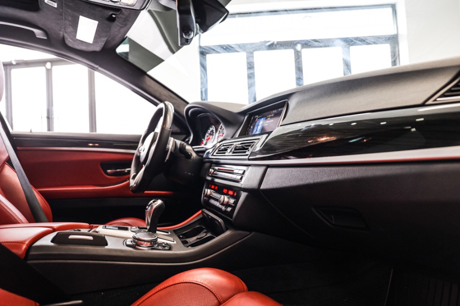 Used BMW M5 4dr Sdn 2015 | 26 Motors Long Island. ELMONT, New York Used BMW M5 4dr Sdn 2015 | 26 Motors Long Island. ELMONT, New York