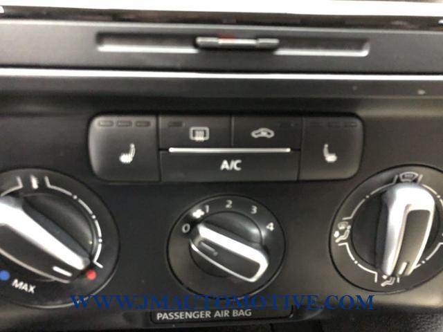 Used Volkswagen Jetta 4dr Auto SE PZEV 2014 | J&M Automotive Sls&Svc LLC. Naugatuck, Connecticut Used Volkswagen Jetta 4dr Auto SE PZEV 2014 | J&M Automotive Sls&Svc LLC. Naugatuck, Connecticut