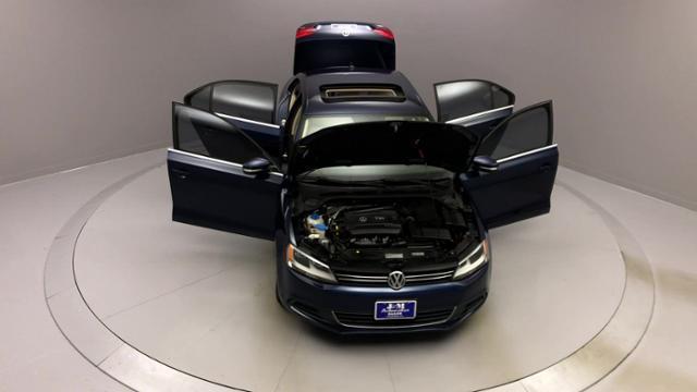Used Volkswagen Jetta 4dr Auto SE PZEV 2014 | J&M Automotive Sls&Svc LLC. Naugatuck, Connecticut Used Volkswagen Jetta 4dr Auto SE PZEV 2014 | J&M Automotive Sls&Svc LLC. Naugatuck, Connecticut
