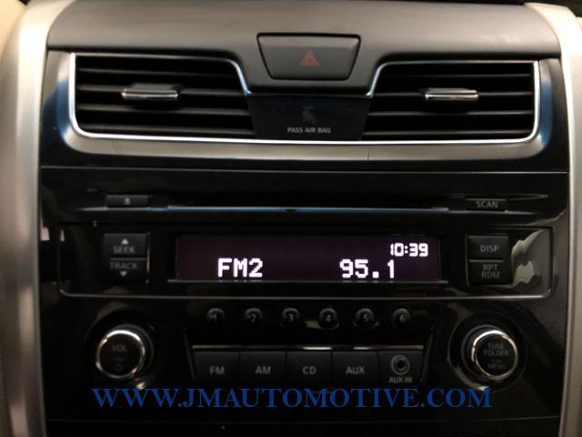Used Nissan Altima 4dr Sdn I4 2.5 S 2015 | J&M Automotive Sls&Svc LLC. Naugatuck, Connecticut Used Nissan Altima 4dr Sdn I4 2.5 S 2015 | J&M Automotive Sls&Svc LLC. Naugatuck, Connecticut