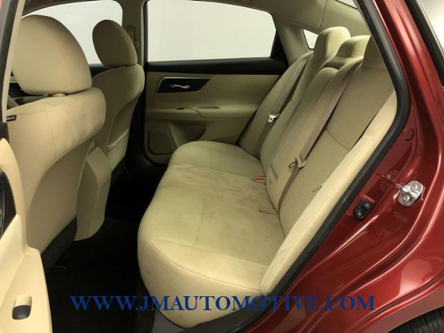 Used Nissan Altima 4dr Sdn I4 2.5 S 2015 | J&M Automotive Sls&Svc LLC. Naugatuck, Connecticut Used Nissan Altima 4dr Sdn I4 2.5 S 2015 | J&M Automotive Sls&Svc LLC. Naugatuck, Connecticut