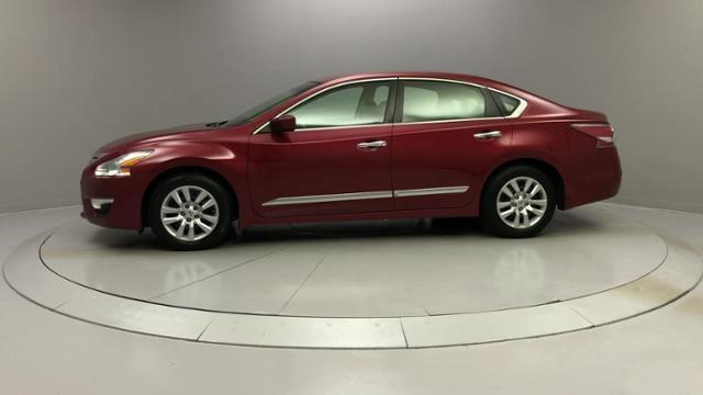 Used Nissan Altima 4dr Sdn I4 2.5 S 2015 | J&M Automotive Sls&Svc LLC. Naugatuck, Connecticut Used Nissan Altima 4dr Sdn I4 2.5 S 2015 | J&M Automotive Sls&Svc LLC. Naugatuck, Connecticut