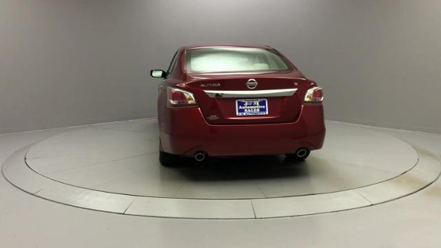 Used Nissan Altima 4dr Sdn I4 2.5 S 2015 | J&M Automotive Sls&Svc LLC. Naugatuck, Connecticut Used Nissan Altima 4dr Sdn I4 2.5 S 2015 | J&M Automotive Sls&Svc LLC. Naugatuck, Connecticut