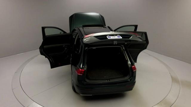 2019 Volkswagen Tiguan 2.0T SE 4MOTION, available for sale in Naugatuck, Connecticut | J&M Automotive Sls&Svc LLC. Naugatuck, Connecticut 2019 Volkswagen Tiguan 2.0T SE 4MOTION, available for sale in Naugatuck, Connecticut | J&M Automotive Sls&Svc LLC. Naugatuck, Connecticut