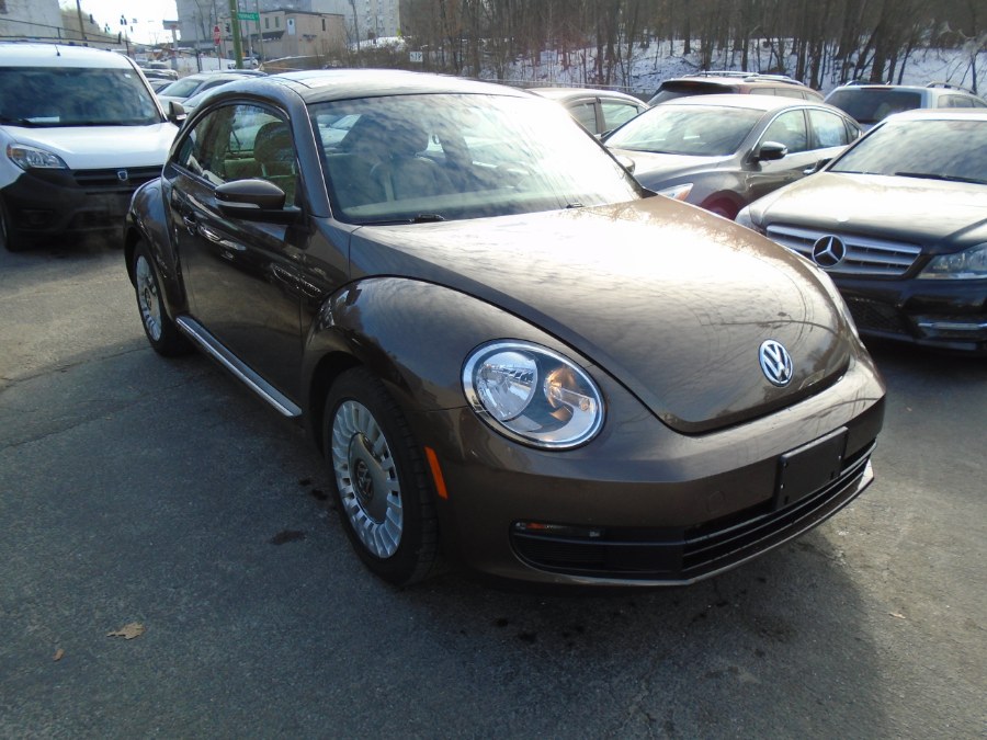 2013 Volkswagen Beetle Coupe 2dr Man 2.5L w/Sun PZEV, available for sale in Waterbury, Connecticut | Jim Juliani Motors. Waterbury, Connecticut