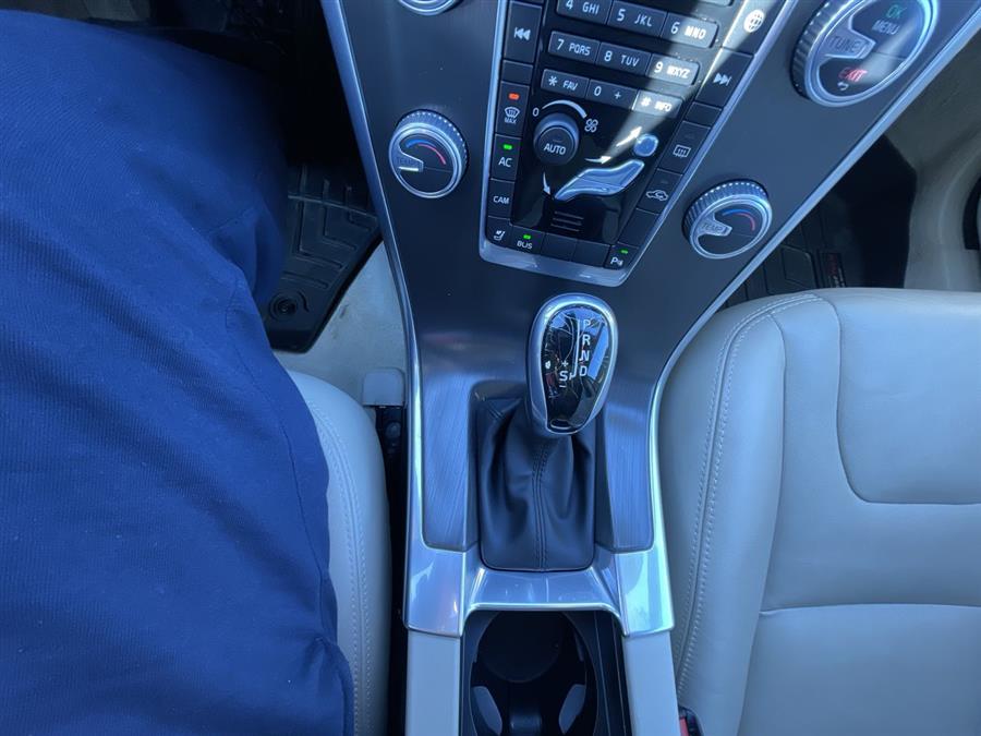 Used Volvo XC60 AWD 4dr T5 Premier 2016 | Wiz Leasing Inc. Stratford, Connecticut Used Volvo XC60 AWD 4dr T5 Premier 2016 | Wiz Leasing Inc. Stratford, Connecticut