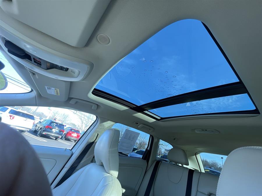 Used Volvo XC60 AWD 4dr T5 Premier 2016 | Wiz Leasing Inc. Stratford, Connecticut Used Volvo XC60 AWD 4dr T5 Premier 2016 | Wiz Leasing Inc. Stratford, Connecticut