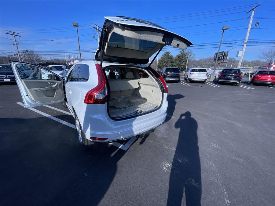 Used Volvo XC60 AWD 4dr T5 Premier 2016 | Wiz Leasing Inc. Stratford, Connecticut Used Volvo XC60 AWD 4dr T5 Premier 2016 | Wiz Leasing Inc. Stratford, Connecticut