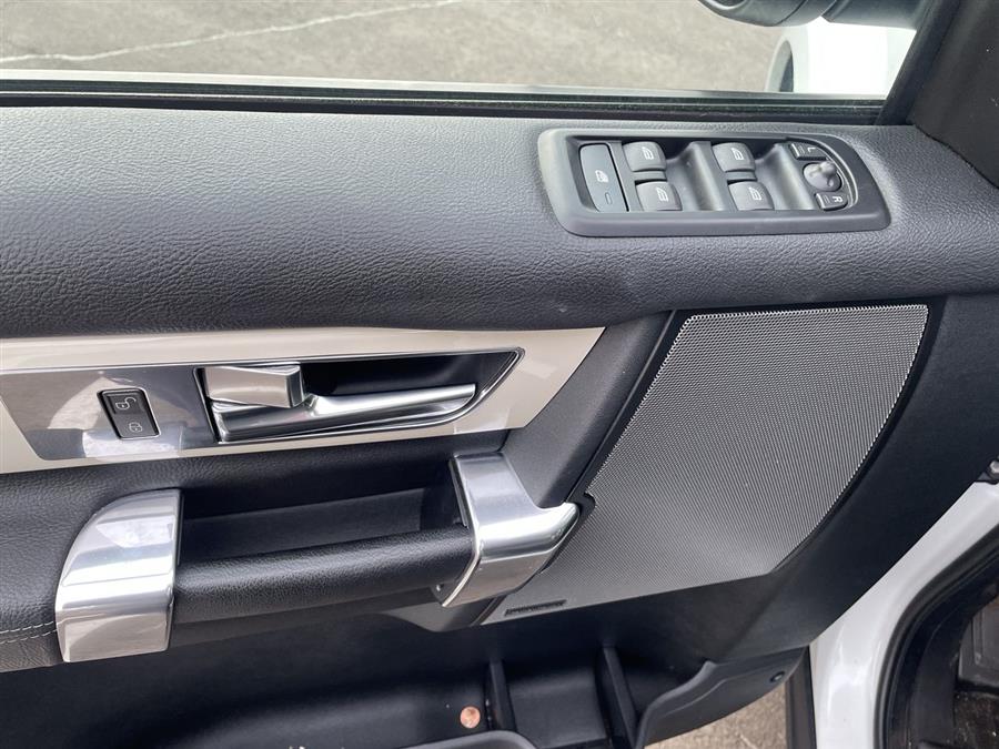 2011 Land Rover LR4 4WD 4dr V8 HSE, available for sale in Stratford, Connecticut | Wiz Leasing Inc. Stratford, Connecticut 2011 Land Rover LR4 4WD 4dr V8 HSE, available for sale in Stratford, Connecticut | Wiz Leasing Inc. Stratford, Connecticut