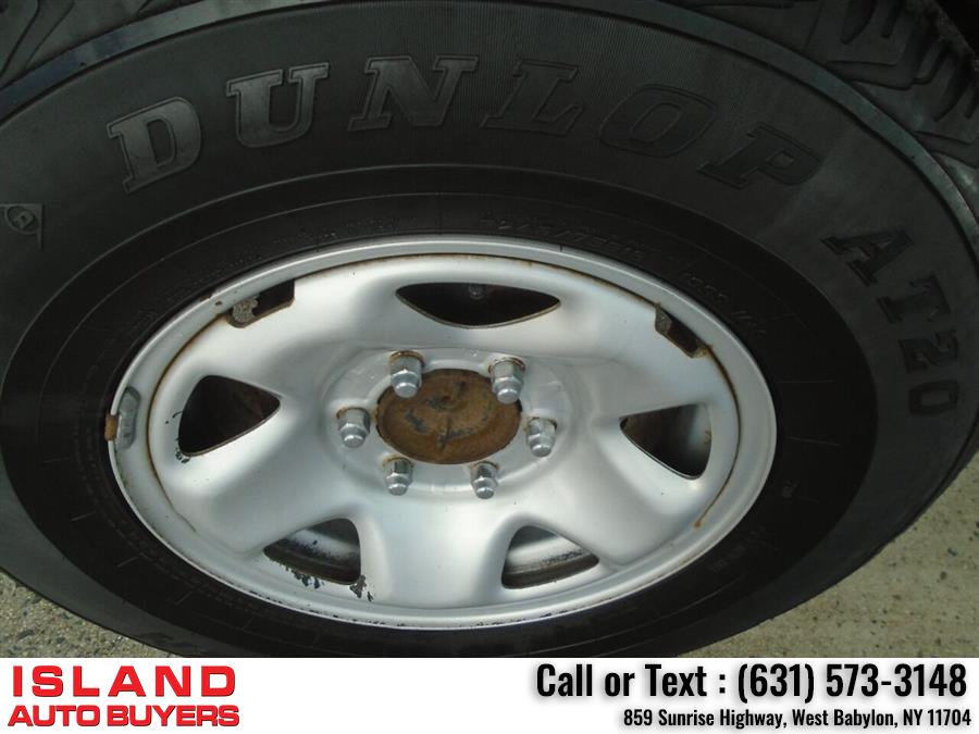 Used Toyota Tacoma V6 4x4 4dr Double Cab 5.0 ft SB 5A 2012 | Island Auto Buyers. West Babylon, New York Used Toyota Tacoma V6 4x4 4dr Double Cab 5.0 ft SB 5A 2012 | Island Auto Buyers. West Babylon, New York