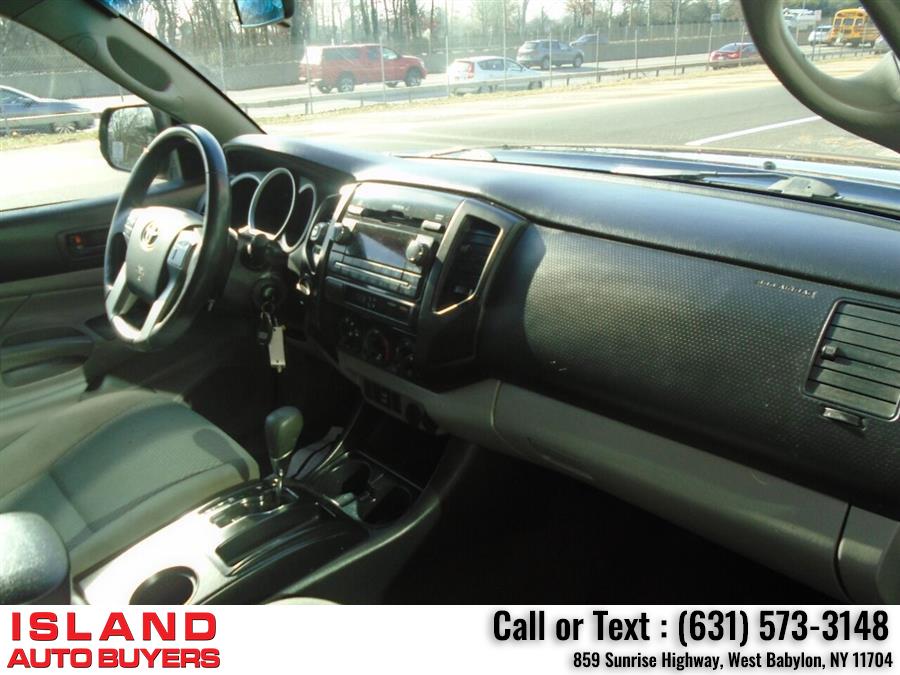 Used Toyota Tacoma V6 4x4 4dr Double Cab 5.0 ft SB 5A 2012 | Island Auto Buyers. West Babylon, New York Used Toyota Tacoma V6 4x4 4dr Double Cab 5.0 ft SB 5A 2012 | Island Auto Buyers. West Babylon, New York