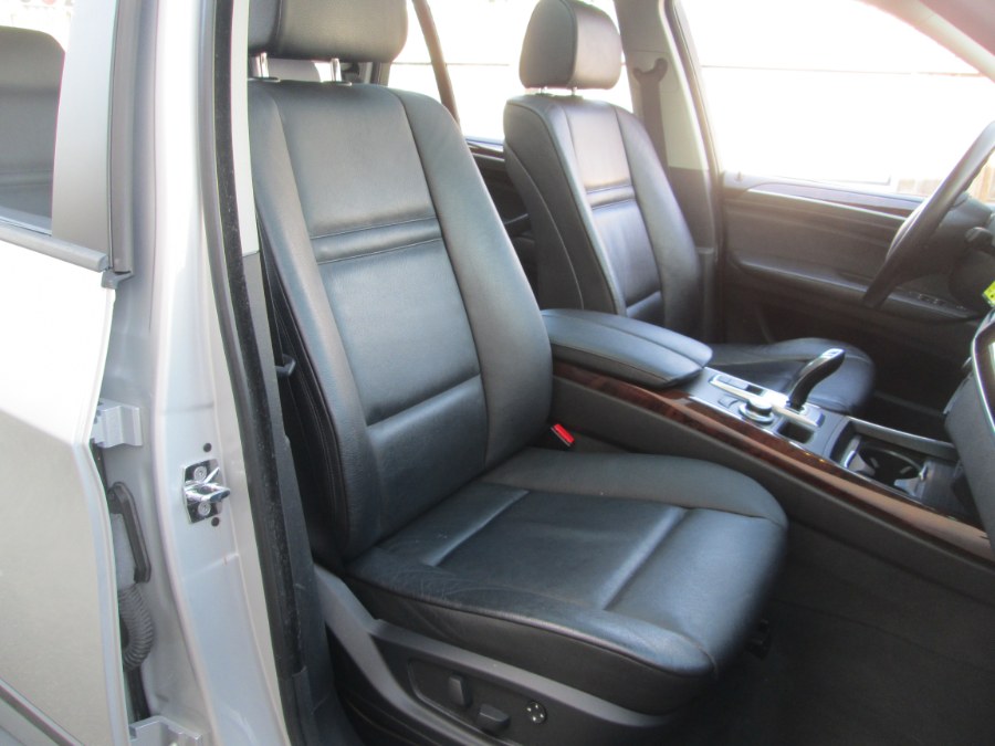 2007 BMW X5 AWD 4dr 3.0si, available for sale in Levittown, Pennsylvania | Levittown Auto. Levittown, Pennsylvania 2007 BMW X5 AWD 4dr 3.0si, available for sale in Levittown, Pennsylvania | Levittown Auto. Levittown, Pennsylvania