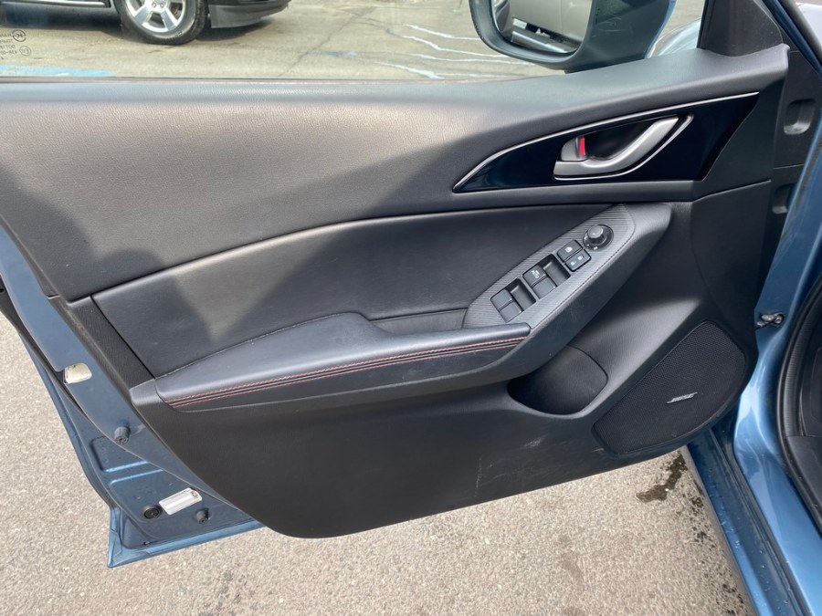 Used Mazda Mazda3 4dr Sdn Auto i Grand Touring 2015 | Union Street Auto Sales. West Springfield, Massachusetts Used Mazda Mazda3 4dr Sdn Auto i Grand Touring 2015 | Union Street Auto Sales. West Springfield, Massachusetts
