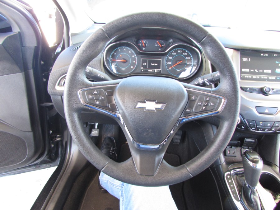 Used Chevrolet Cruze 4dr Sdn Auto LT 2017 | VIP Auto Enterprise, Inc. Orlando, Florida Used Chevrolet Cruze 4dr Sdn Auto LT 2017 | VIP Auto Enterprise, Inc. Orlando, Florida