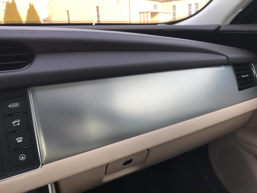 Used Jaguar XF 4dr Sdn 35t Premium AWD 2016 | Lex Autos LLC. Hartford, Connecticut Used Jaguar XF 4dr Sdn 35t Premium AWD 2016 | Lex Autos LLC. Hartford, Connecticut