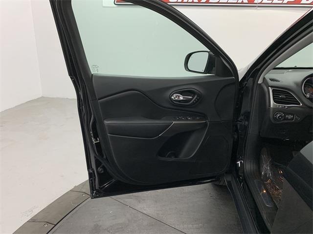 Used Jeep Cherokee Limited 2019 | Eastchester Motor Cars. Bronx, New York Used Jeep Cherokee Limited 2019 | Eastchester Motor Cars. Bronx, New York