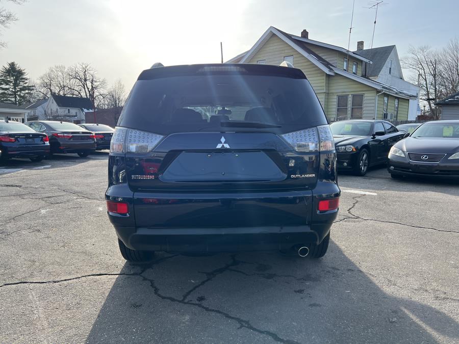 2010 Mitsubishi Outlander 4WD 4dr SE, available for sale in Springfield, Massachusetts | Absolute Motors Inc. Springfield, Massachusetts 2010 Mitsubishi Outlander 4WD 4dr SE, available for sale in Springfield, Massachusetts | Absolute Motors Inc. Springfield, Massachusetts