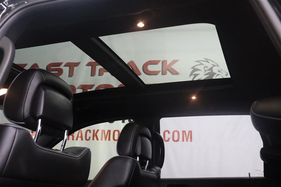 Used Jeep Grand Cherokee OVERLAND 2019 | Fast Track Motors. Paterson, New Jersey Used Jeep Grand Cherokee OVERLAND 2019 | Fast Track Motors. Paterson, New Jersey