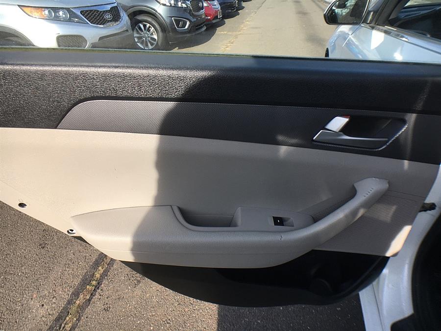 Used Hyundai Sonata SE 2.4L 2017 | Smart Buy Auto Sales, LLC. Wallingford, Connecticut Used Hyundai Sonata SE 2.4L 2017 | Smart Buy Auto Sales, LLC. Wallingford, Connecticut