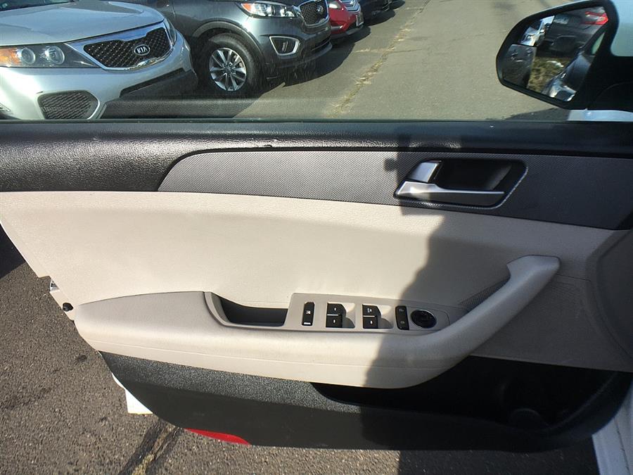 Used Hyundai Sonata SE 2.4L 2017 | Smart Buy Auto Sales, LLC. Wallingford, Connecticut Used Hyundai Sonata SE 2.4L 2017 | Smart Buy Auto Sales, LLC. Wallingford, Connecticut