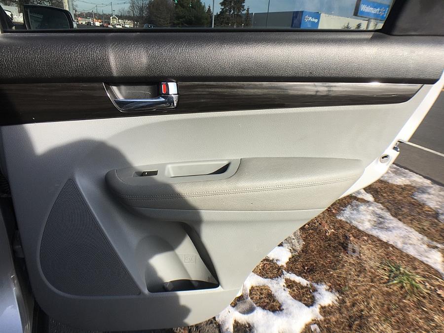 Used Kia Sorento 2WD 4dr I4 LX 2012 | Smart Buy Auto Sales, LLC. Wallingford, Connecticut Used Kia Sorento 2WD 4dr I4 LX 2012 | Smart Buy Auto Sales, LLC. Wallingford, Connecticut