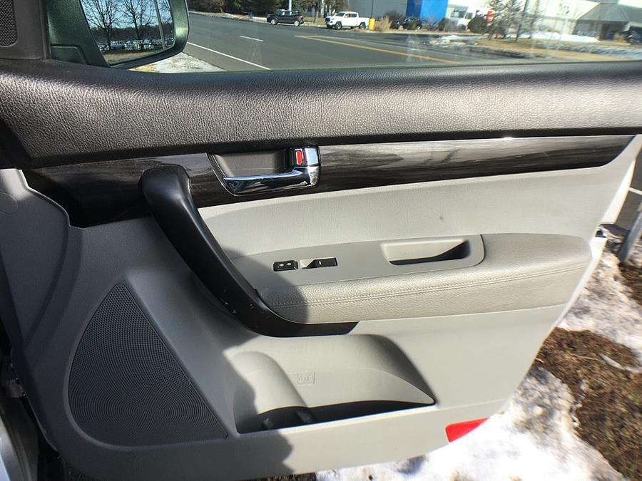 Used Kia Sorento 2WD 4dr I4 LX 2012 | Smart Buy Auto Sales, LLC. Wallingford, Connecticut Used Kia Sorento 2WD 4dr I4 LX 2012 | Smart Buy Auto Sales, LLC. Wallingford, Connecticut