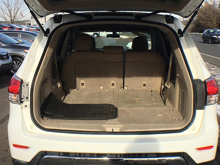 Used Nissan Pathfinder 4WD 4dr Platinum 2013 | Smart Buy Auto Sales, LLC. Wallingford, Connecticut Used Nissan Pathfinder 4WD 4dr Platinum 2013 | Smart Buy Auto Sales, LLC. Wallingford, Connecticut