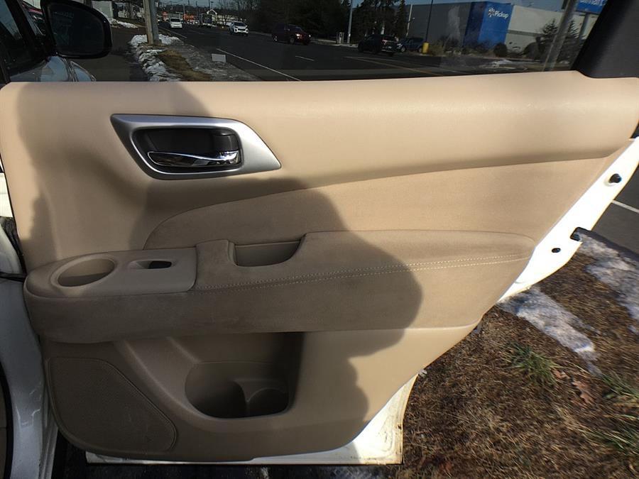 Used Nissan Pathfinder 4WD 4dr Platinum 2013 | Smart Buy Auto Sales, LLC. Wallingford, Connecticut Used Nissan Pathfinder 4WD 4dr Platinum 2013 | Smart Buy Auto Sales, LLC. Wallingford, Connecticut