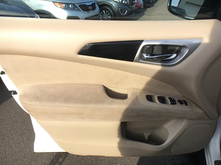 Used Nissan Pathfinder 4WD 4dr Platinum 2013 | Smart Buy Auto Sales, LLC. Wallingford, Connecticut Used Nissan Pathfinder 4WD 4dr Platinum 2013 | Smart Buy Auto Sales, LLC. Wallingford, Connecticut