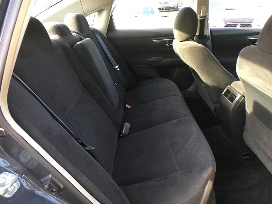 Used Nissan Altima 4dr Sdn I4 2.5 S 2013 | Smart Buy Auto Sales, LLC. Wallingford, Connecticut Used Nissan Altima 4dr Sdn I4 2.5 S 2013 | Smart Buy Auto Sales, LLC. Wallingford, Connecticut